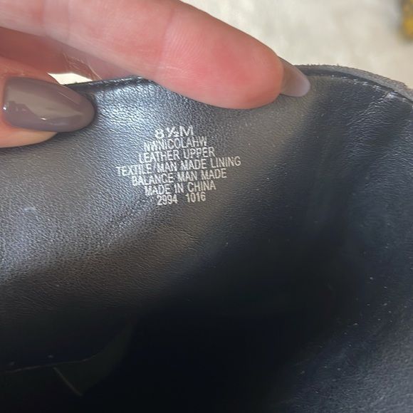 Gray suede knee high boots - Picture 5 of 7